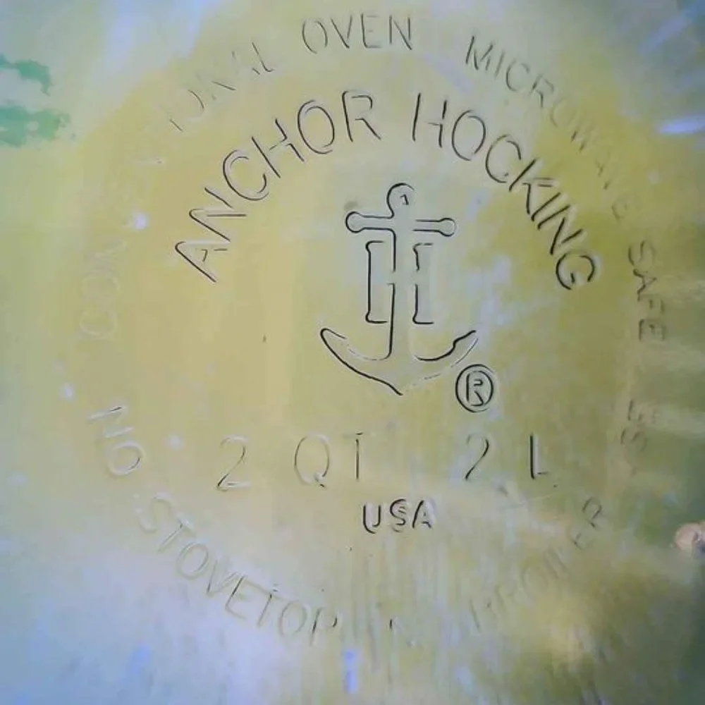 Anchor Hocking 2-quart cobalt blue casserole dish with lid Vintage